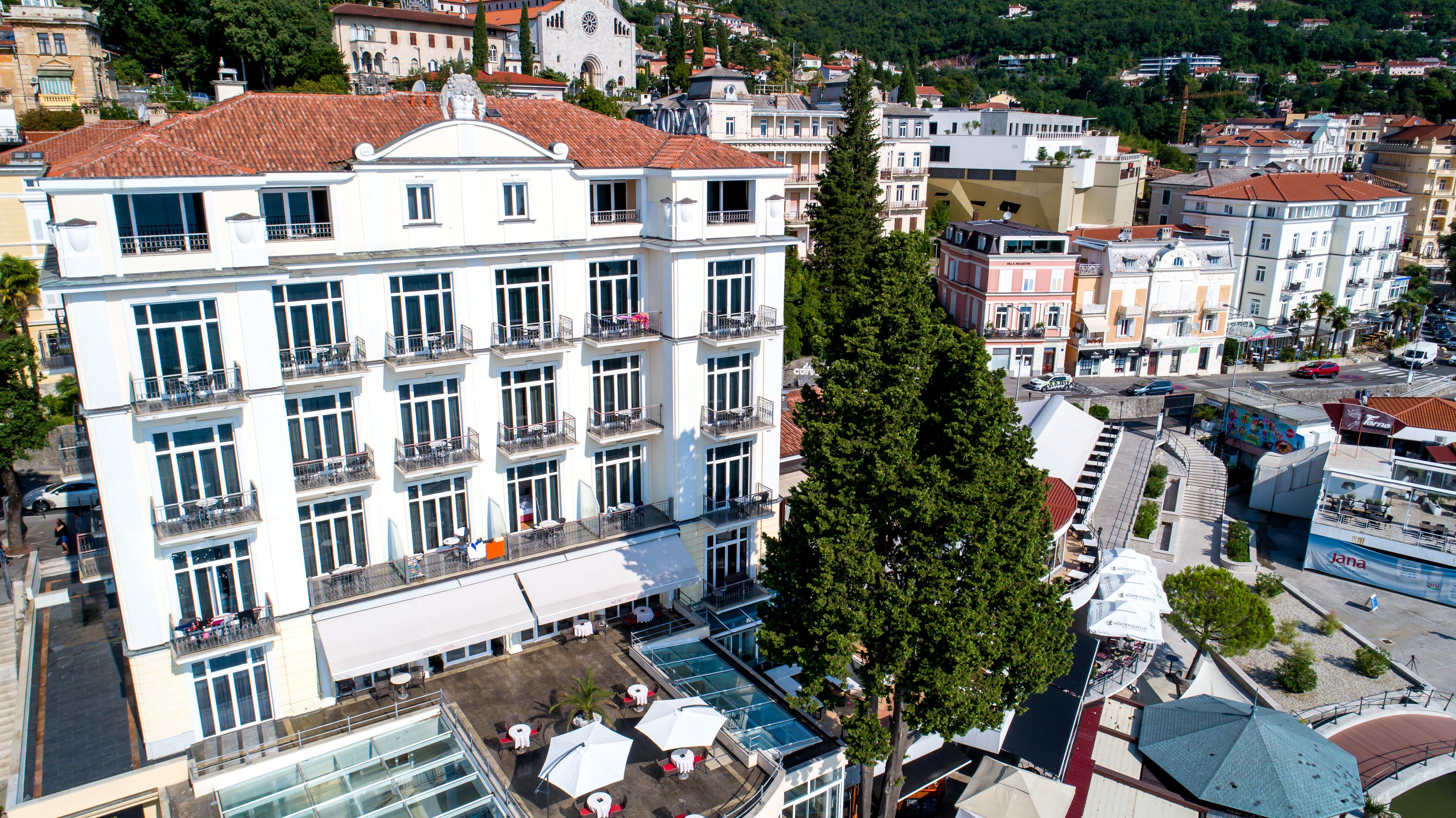 Savoy Hotel 4*